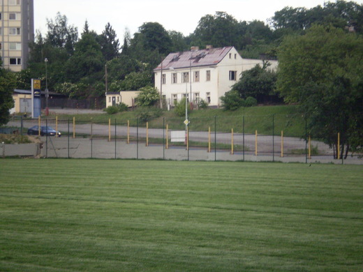 Čtyřmetrové oplocení fotbalového hřiště